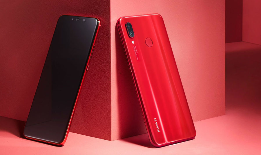Huawei introduced smartphone Huawei nova 3 in red