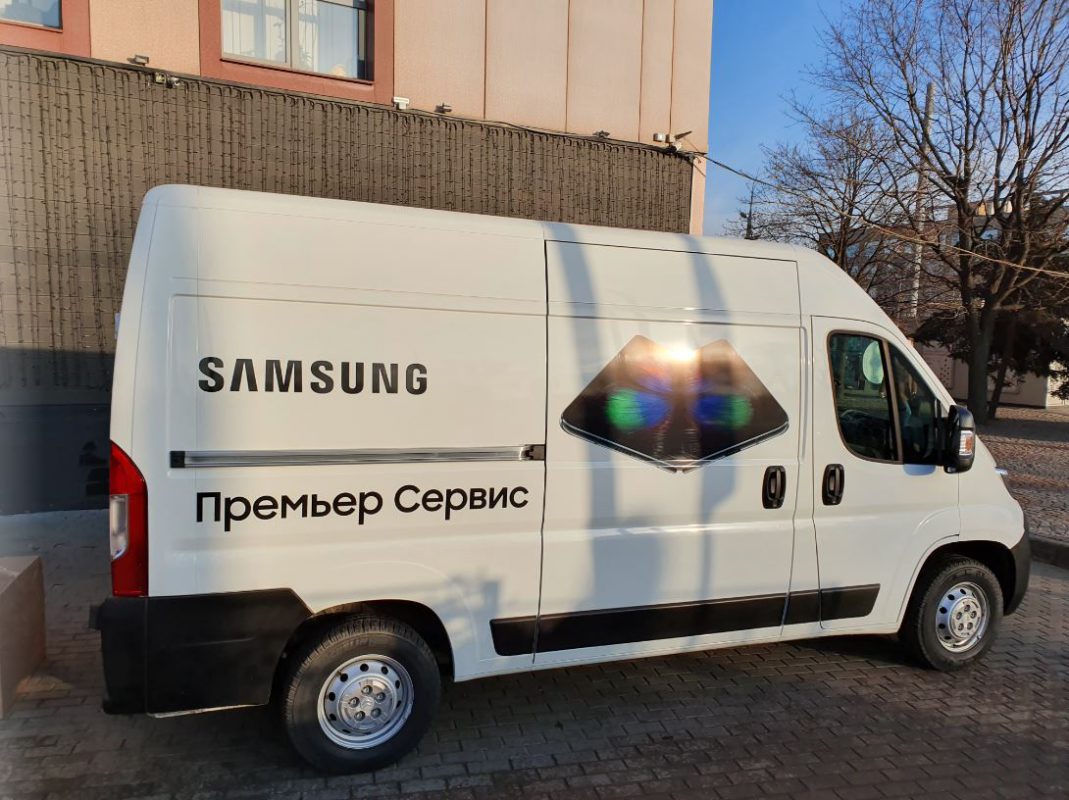 Samsung launches mobile service centers on the road to service flagship smartphones
