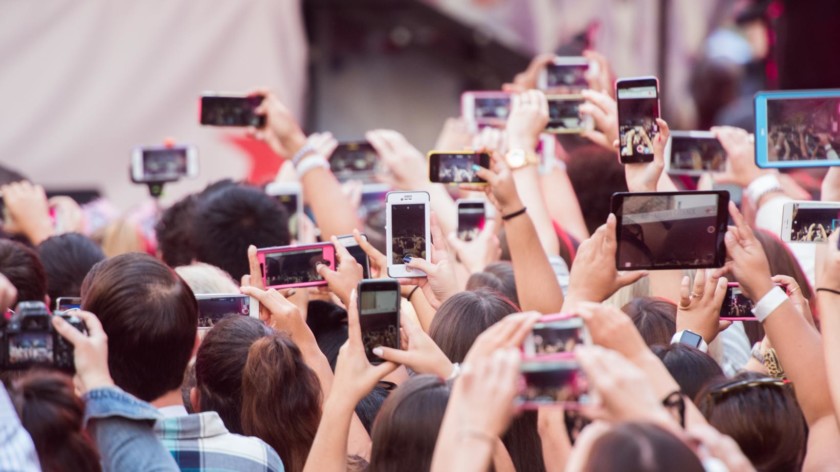 Phones at concerts: banned or not?